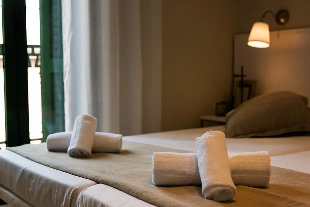 Four Petals Barcelona Boutique Apartments ספרד