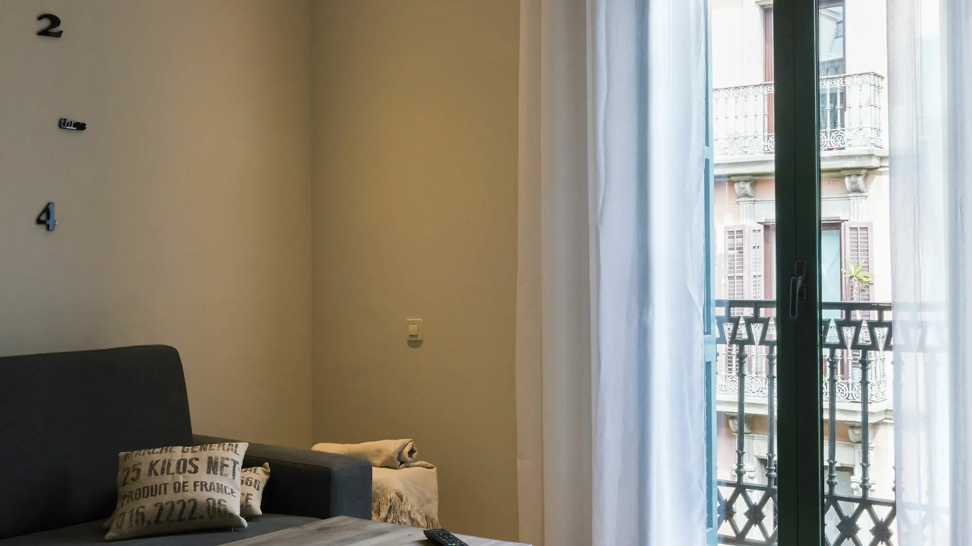 Four Petals Barcelona Boutique Apartments 0*,  Spanien
