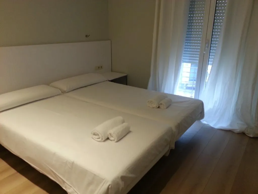 Four Petals Barcelona Boutique Apartments